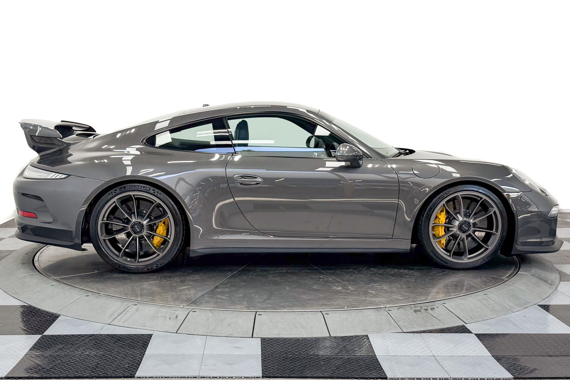 Used 2015 Porsche 911 GT3 RWD image 36