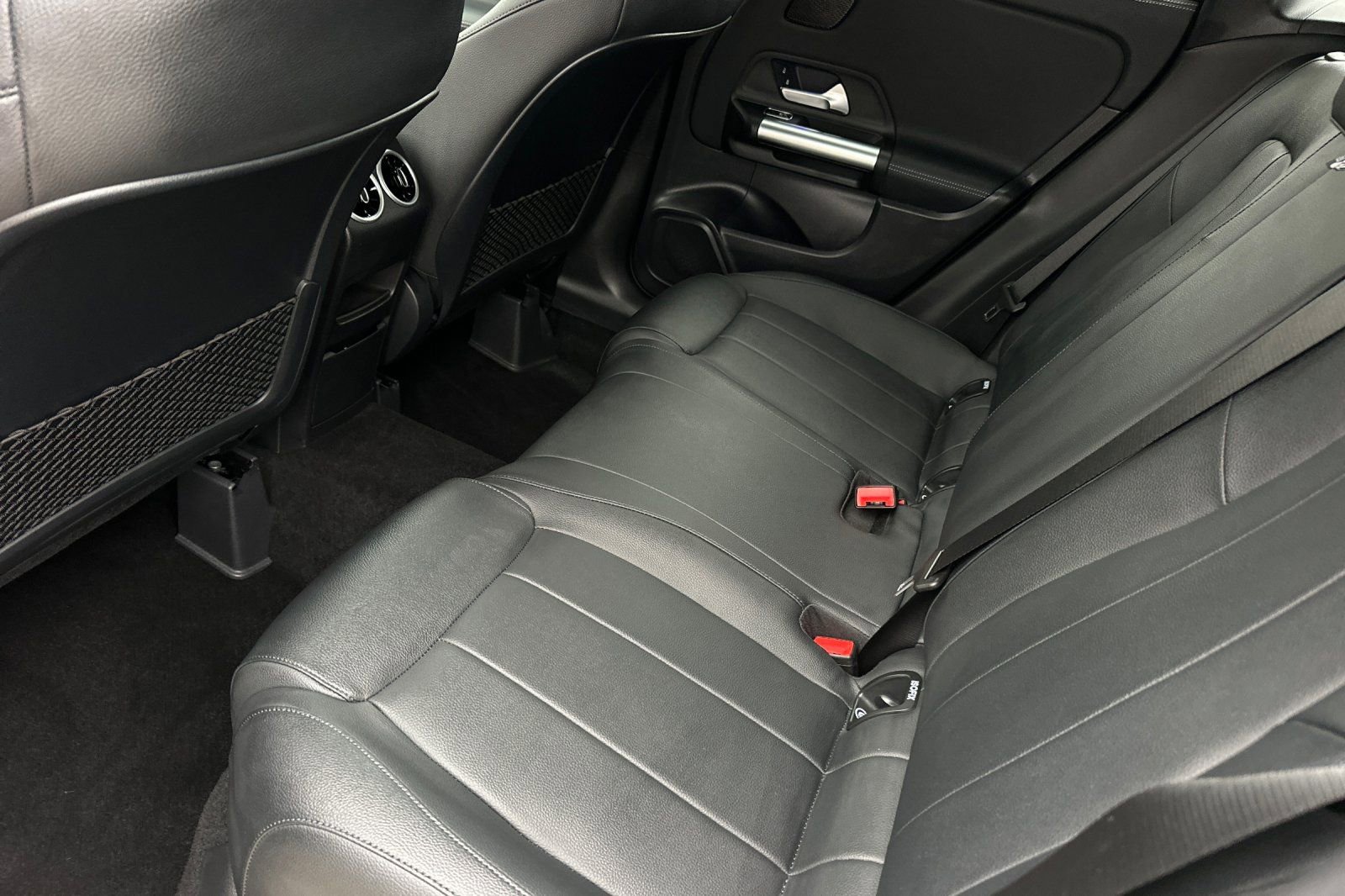 New 2026 Mercedes-Benz GLA 250 4MATIC image 9