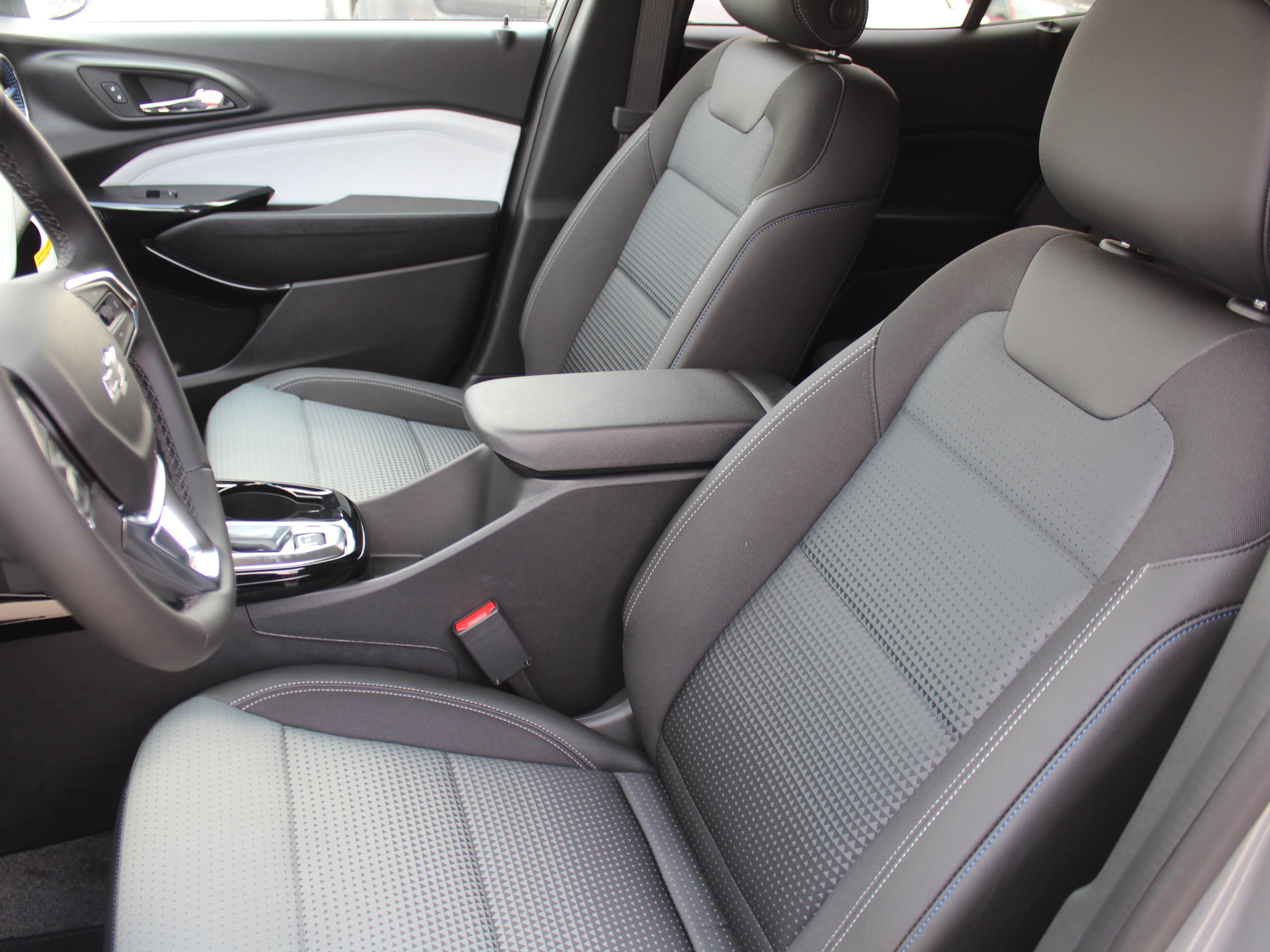 New 2026 Chevrolet Trax LT image 9