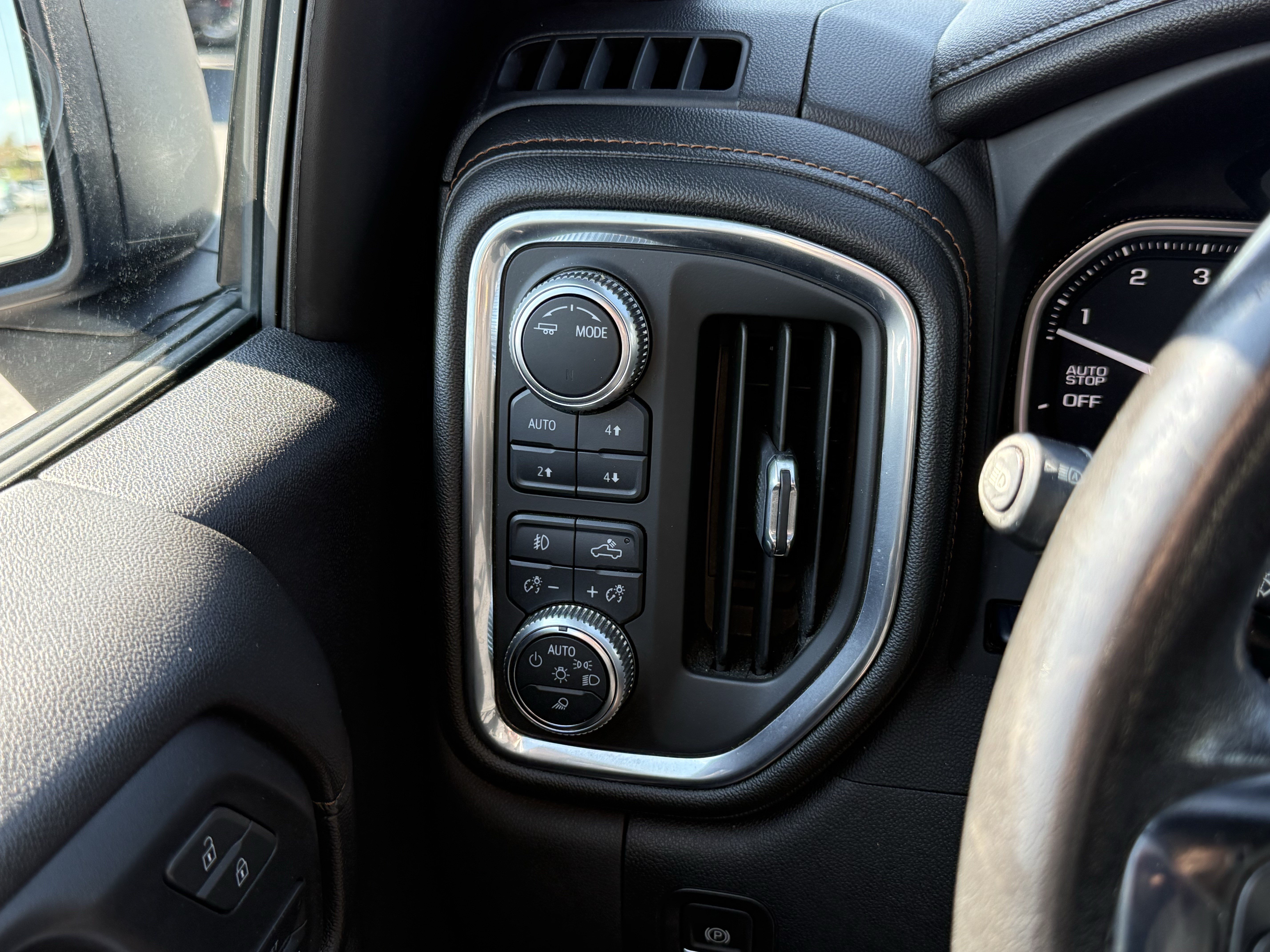Used 2020 GMC Sierra 1500 AT4 w/ AT4 Premium Package AWD/4WD image 30