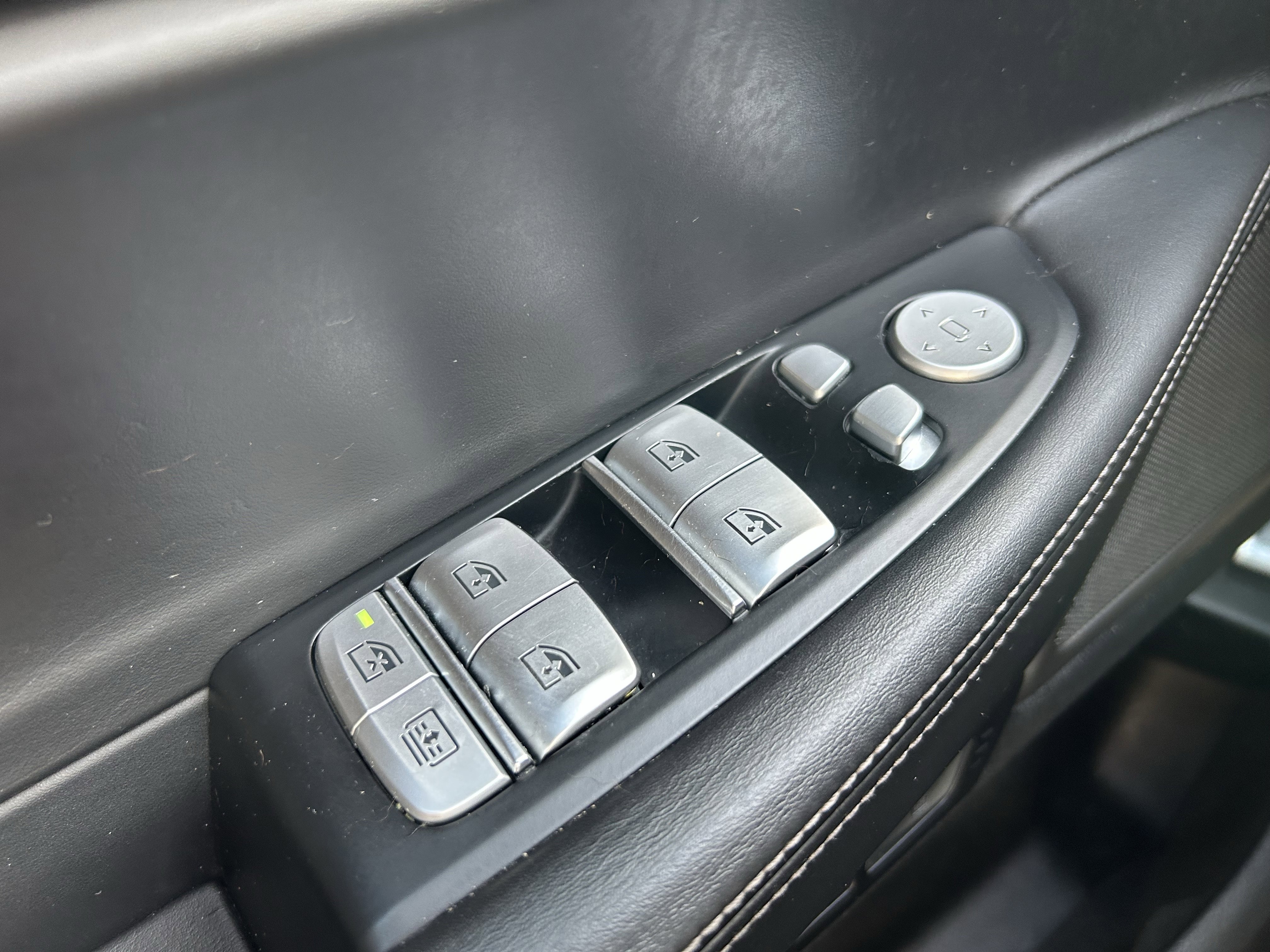 Used 2016 BMW 750i xDrive image 21