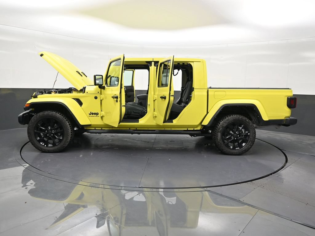 Used 2024 Jeep Gladiator Sport AWD/4WD image 33