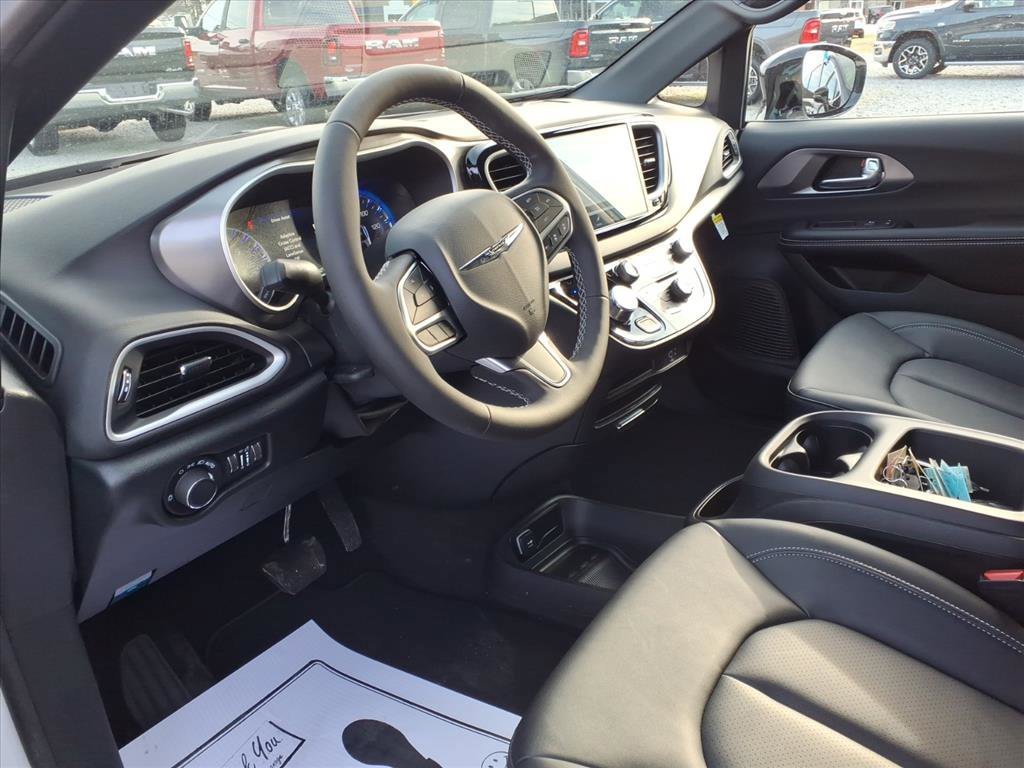 New 2026 Chrysler Voyager LX FWD image 12