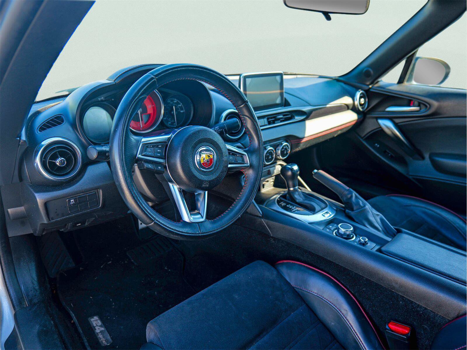Used 2019 FIAT 124 Spider Abarth w/ Navigation & Sound Group RWD image 3