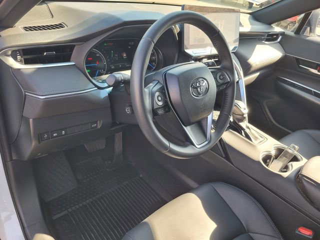 Used 2024 Toyota Venza Nightshade image 9