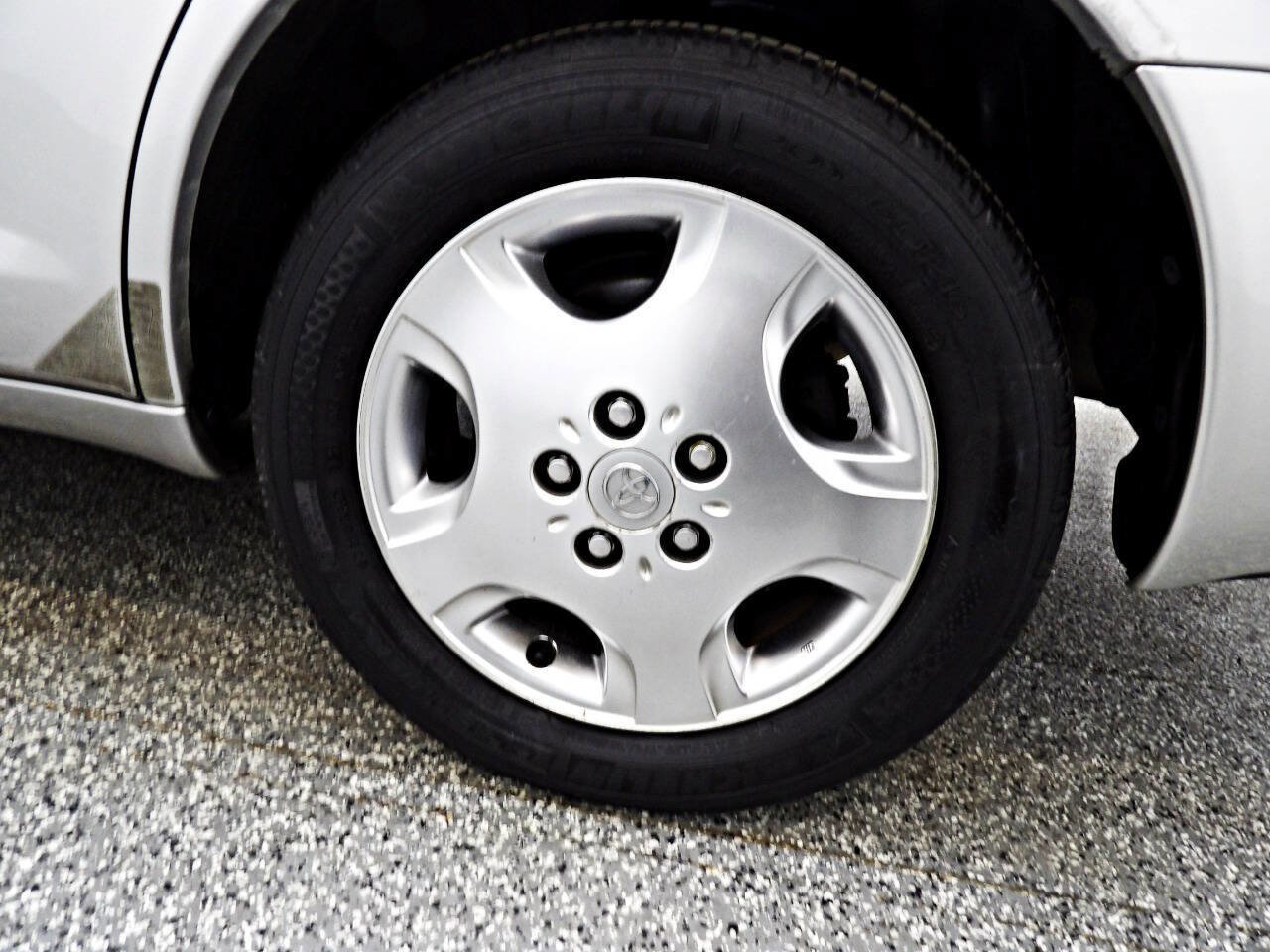 Used 2003 Toyota Avalon XLS image 18