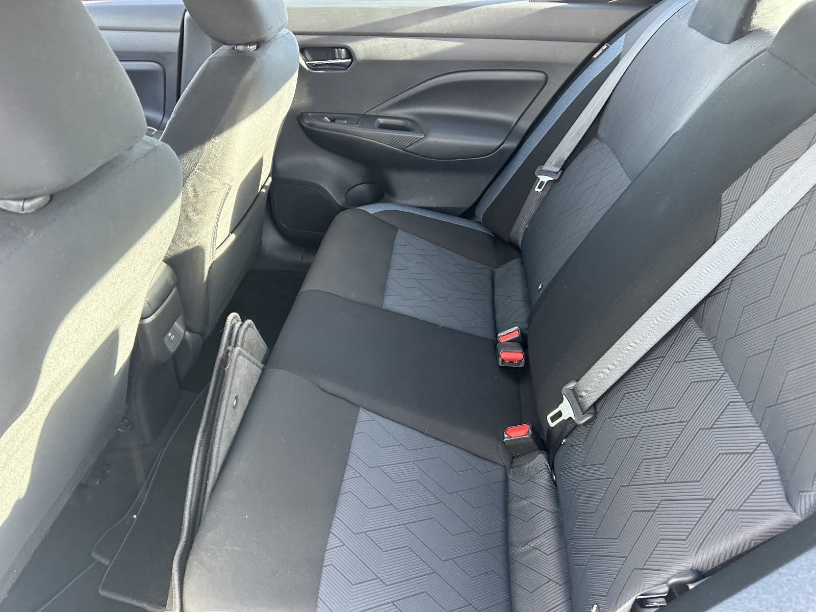 Used 2025 Nissan Versa SV FWD image 20