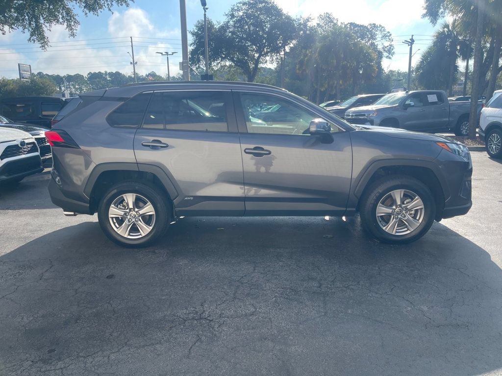 Used 2025 Toyota RAV4 XLE AWD/4WD image 6