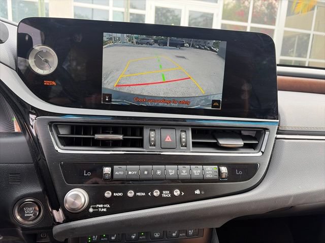 Used 2024 Lexus ES 350 w/ Premium Package FWD image 3