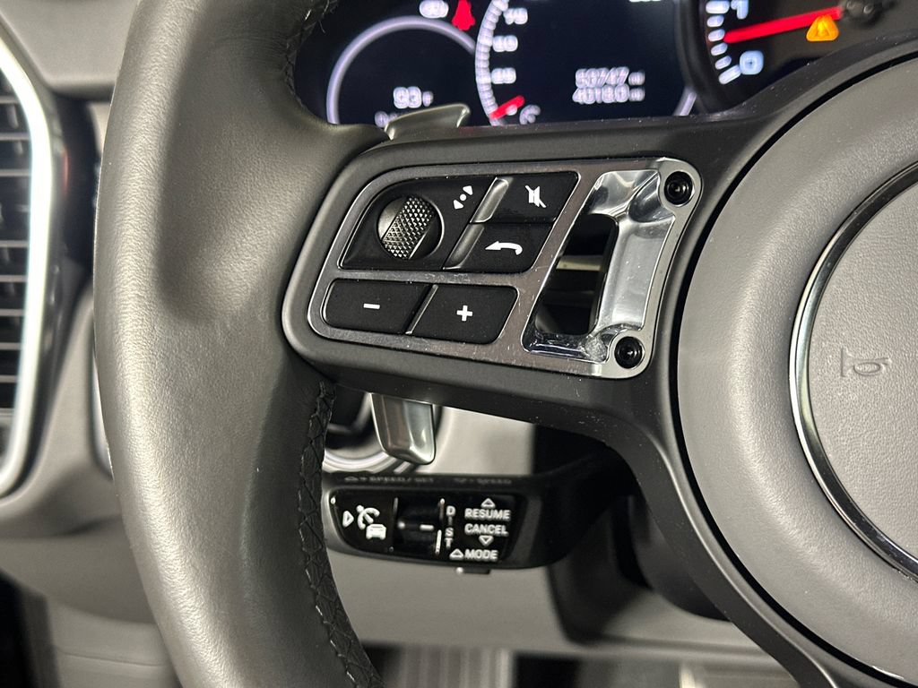Used 2020 Porsche Cayenne Turbo AWD/4WD image 25