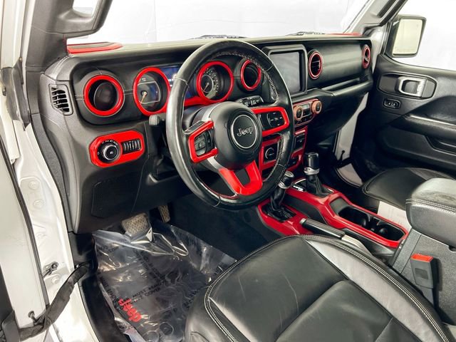 Used 2018 Jeep Wrangler Unlimited Sahara w/ Uconnect 4C Nav & Sound Group AWD/4WD image 4
