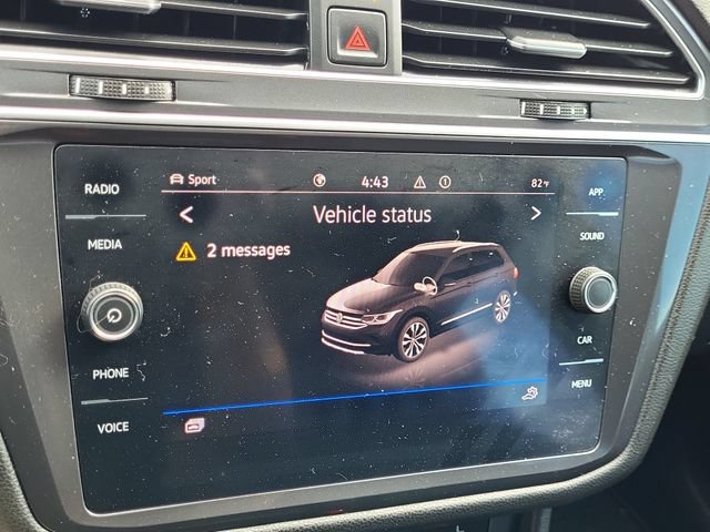 Used 2022 Volkswagen Tiguan SE AWD/4WD image 16