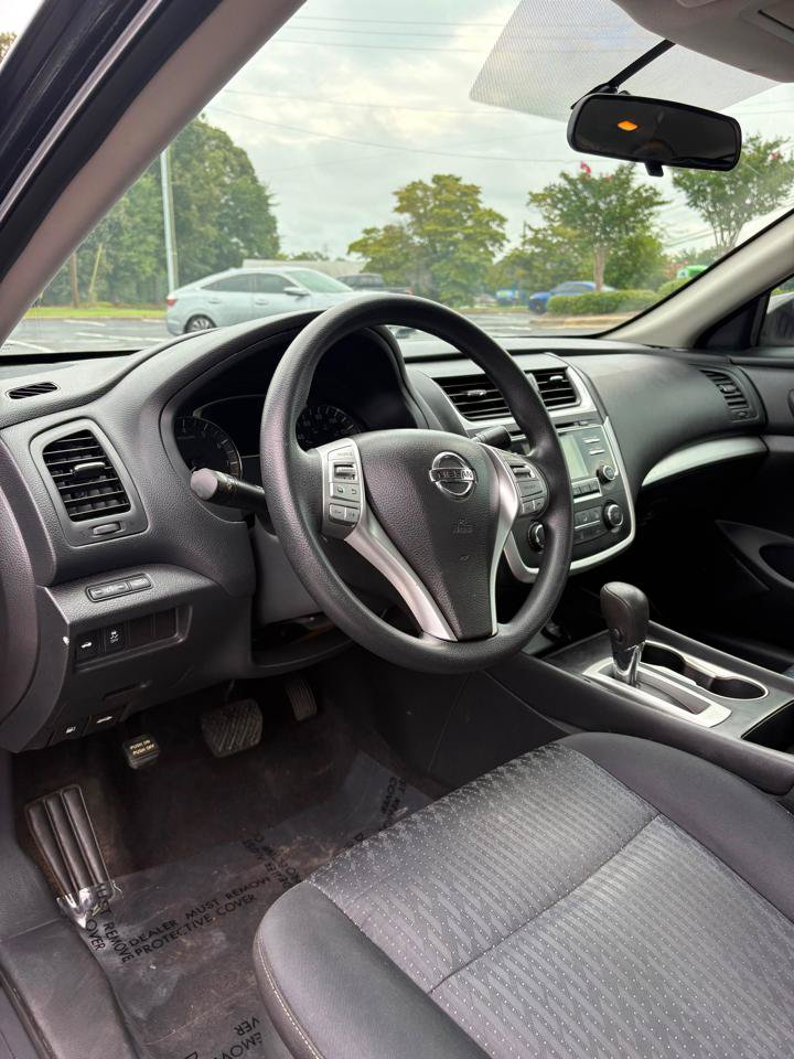 Used 2016 Nissan Altima 2.5 S w/ Power Driver Seat Package FWD image 10