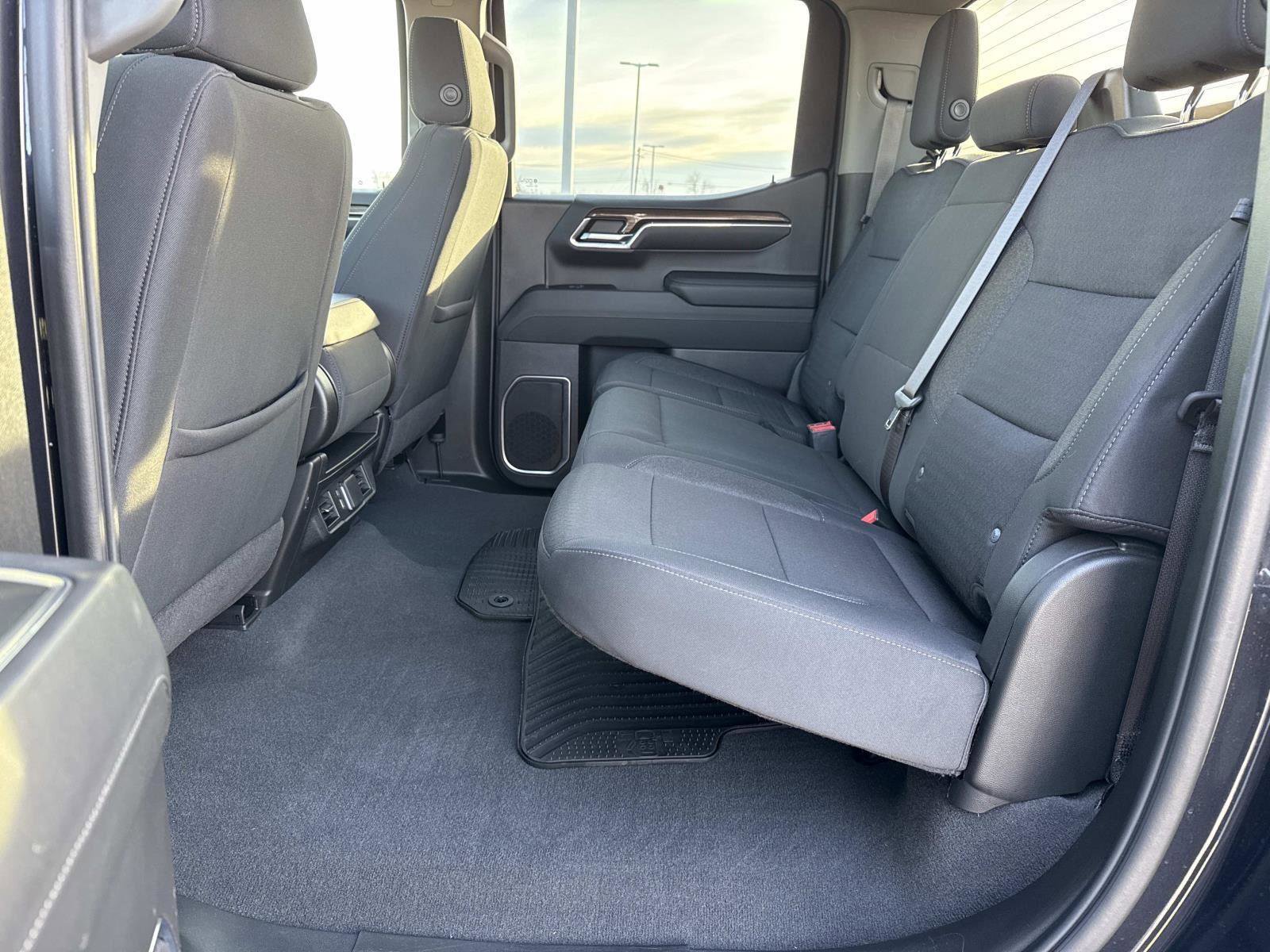 Used 2023 Chevrolet Silverado 1500 LT image 22