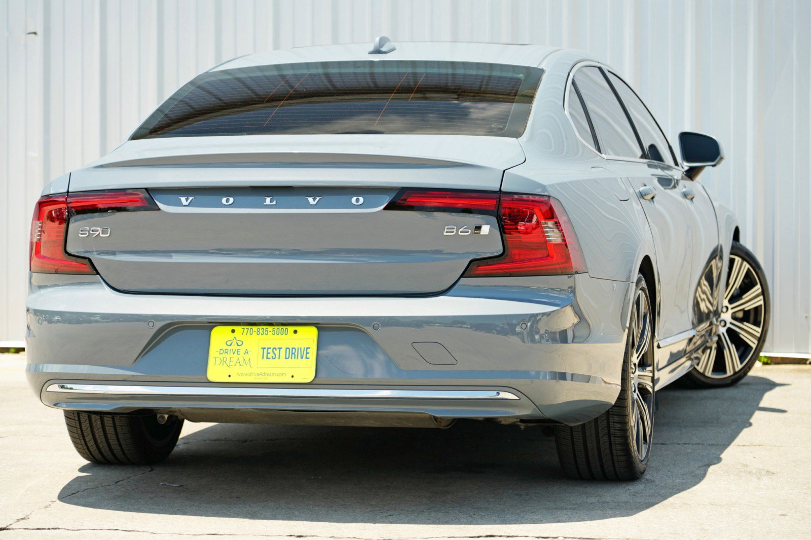 Used 2023 Volvo S90 B6 Plus w/ Protection Package Premier image 3