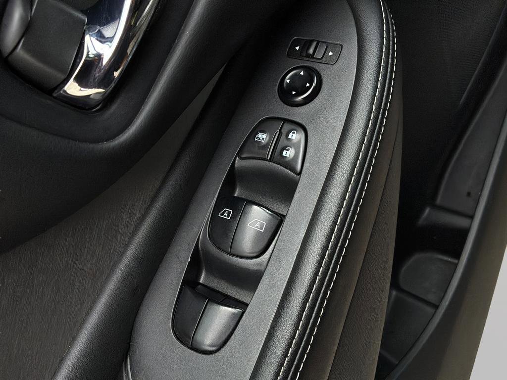 Used 2022 Nissan Murano SV image 12