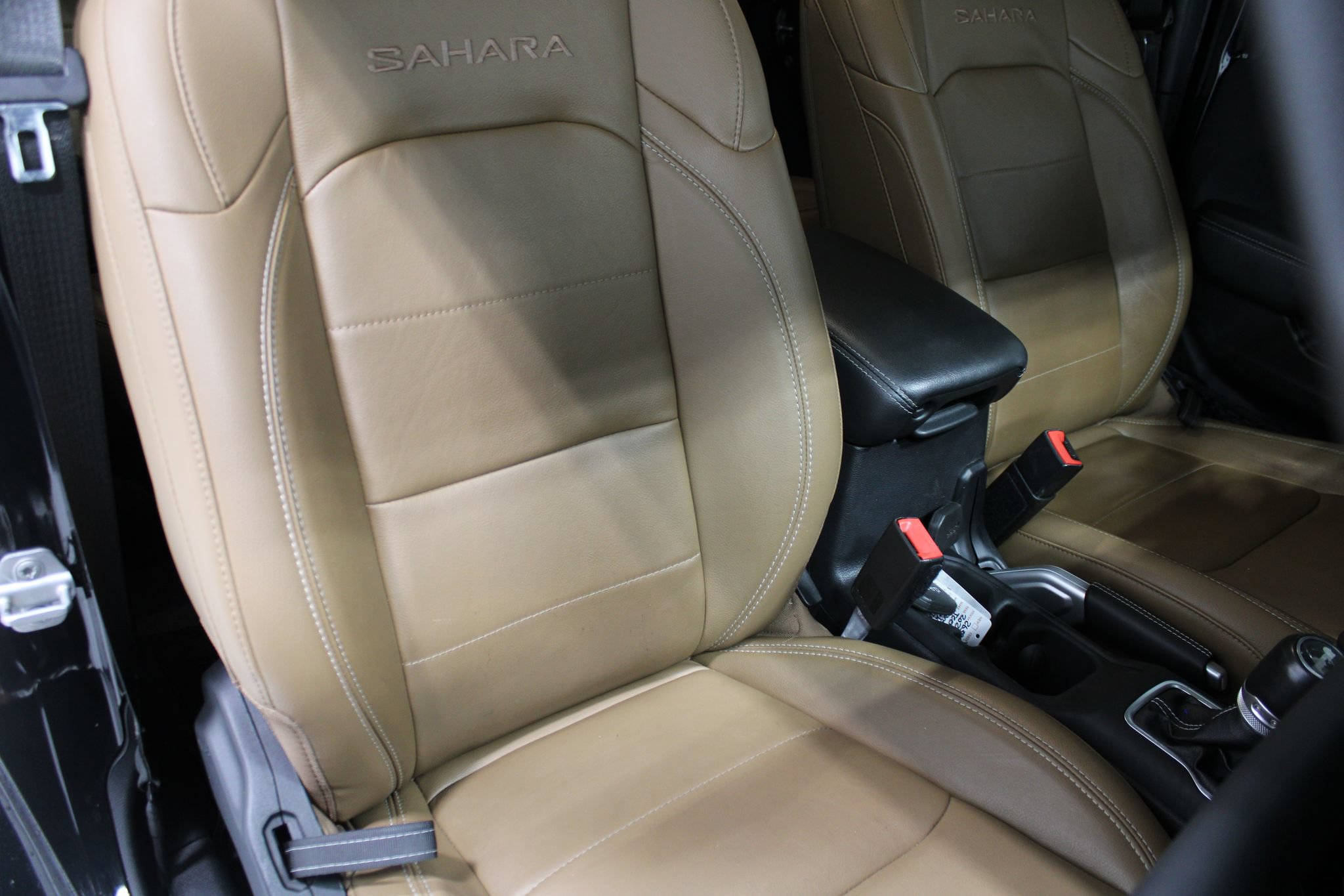 Used 2021 Jeep Wrangler Unlimited Sahara AWD/4WD image 28