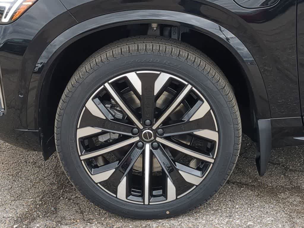 New 2026 Volvo XC90 T8 Plus w/ Protection Package Premier AWD/4WD image 13