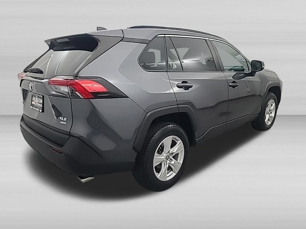 Used 2021 Toyota RAV4 XLE AWD/4WD image 5