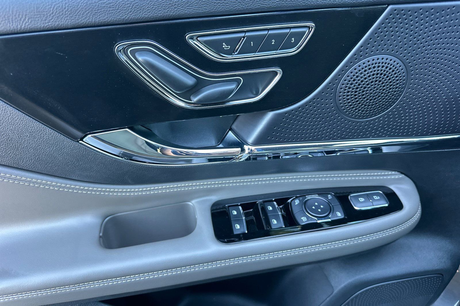 New 2025 Lincoln Corsair Reserve image 10