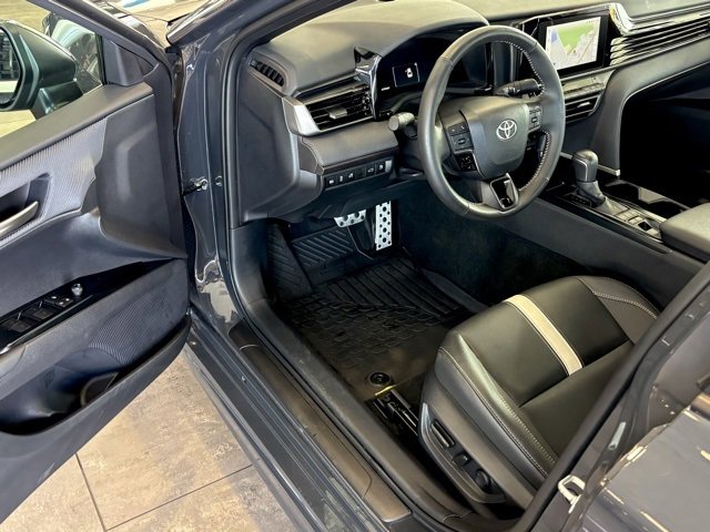 Used 2025 Toyota Camry SE image 18