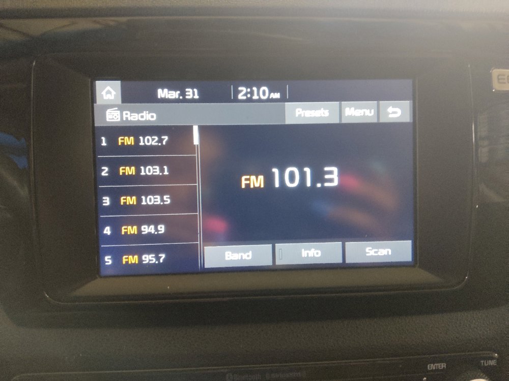 Used 2017 Kia Niro LX image 25