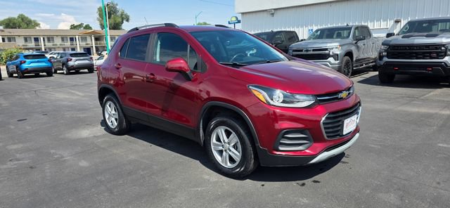 Used 2022 Chevrolet Trax LT w/ LT Convenience Package AWD/4WD image 1