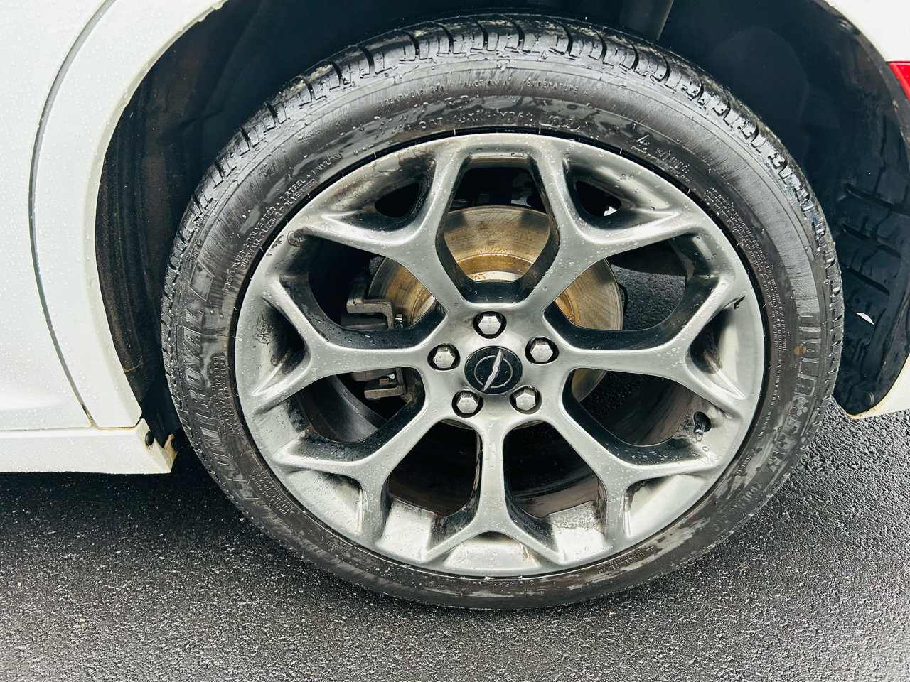 Used 2018 Chrysler 300 Touring w/ Sport Appearance Package image 10