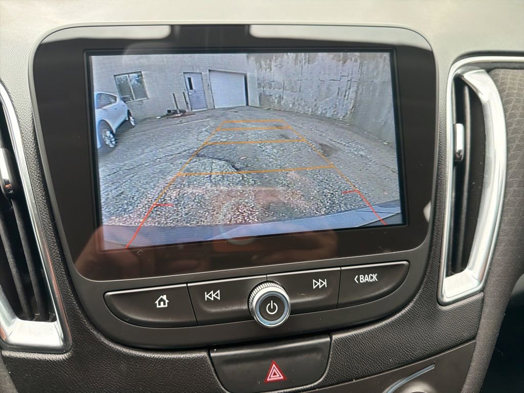 Used 2018 Chevrolet Malibu LT FWD image 27