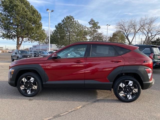 Used 2025 Hyundai Kona SEL image 2