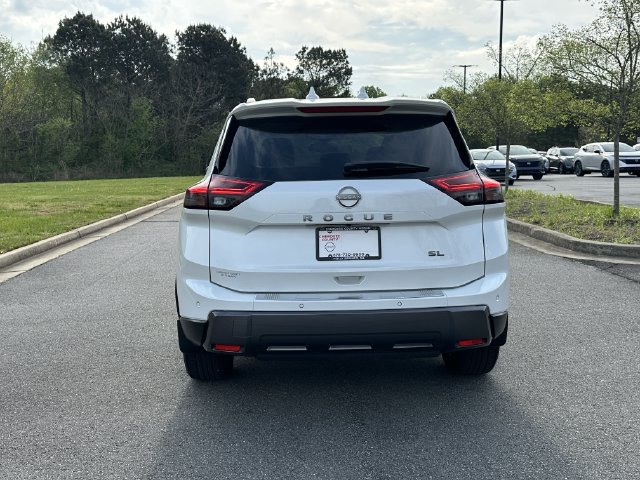 Certified 2025 Nissan Rogue SL w/ Tech Package FWD image 8