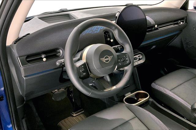 Certified 2025 MINI Cooper 2-Door Hardtop image 21