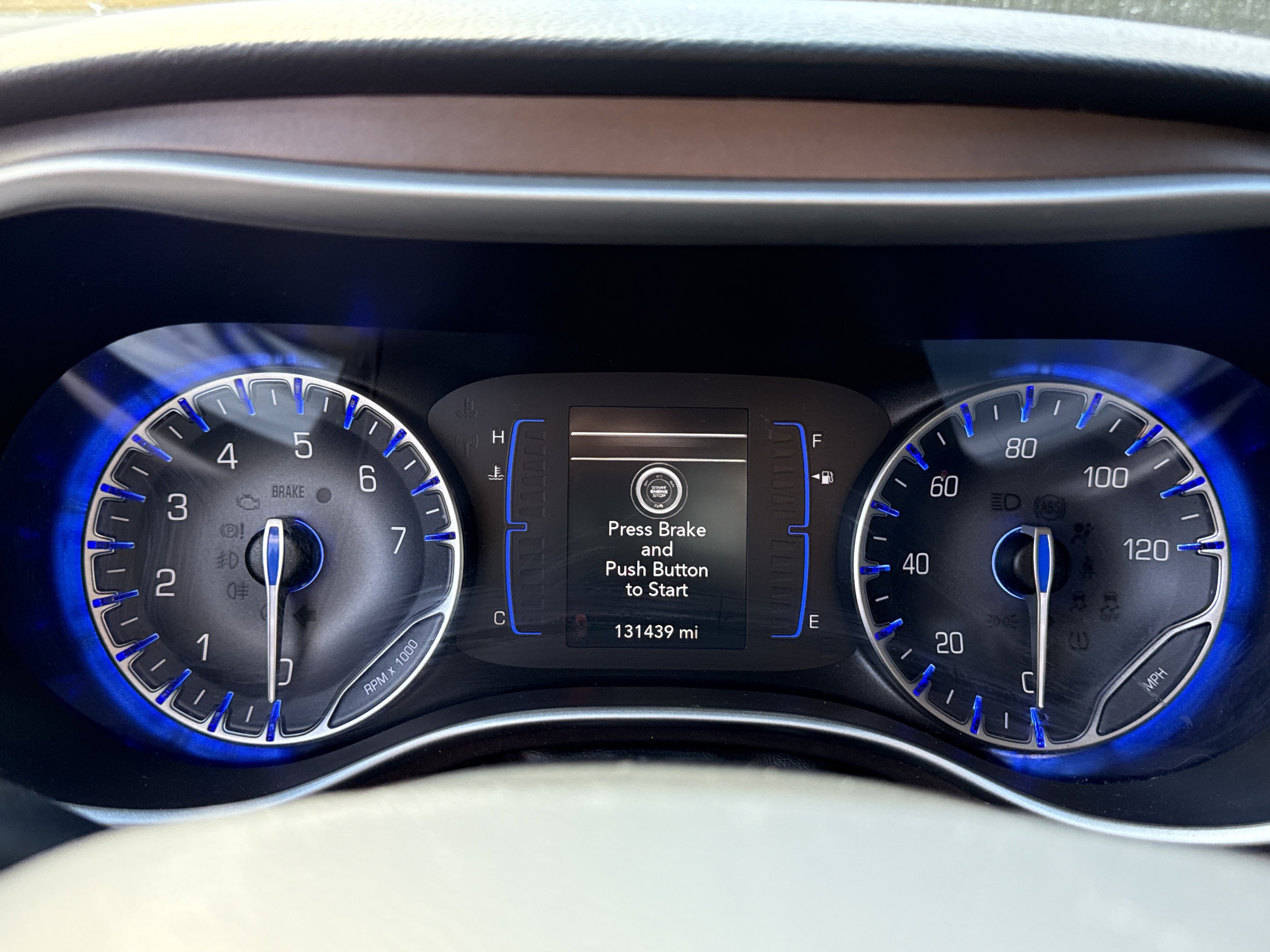 Used 2018 Chrysler Pacifica Touring Plus w/ Tire & Wheel Group image 11