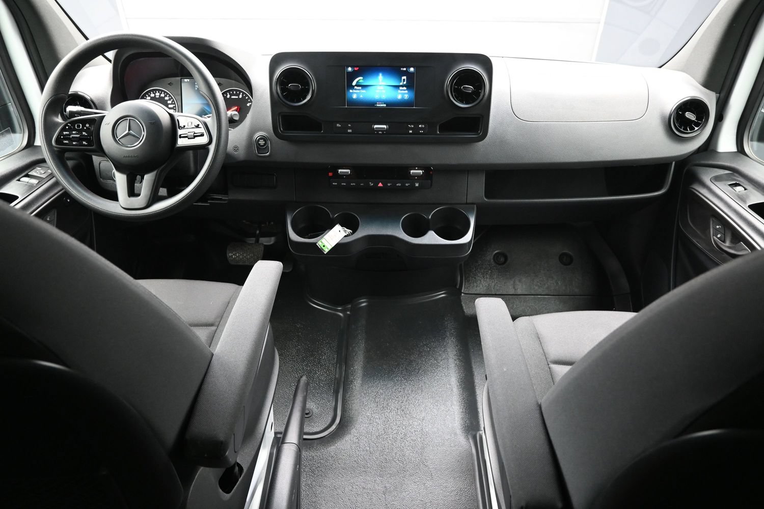 Used 2024 Mercedes-Benz Sprinter 2500 image 14