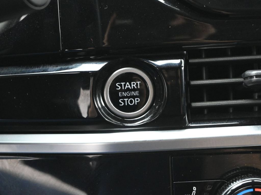 Used 2023 Nissan Pathfinder SV w/ SV Premium Package image 14