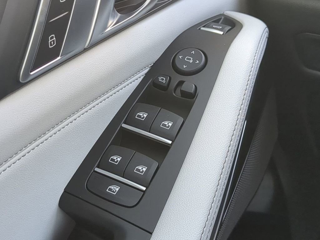 New 2026 BMW X5 sDrive40i w/ M Sport Package image 25