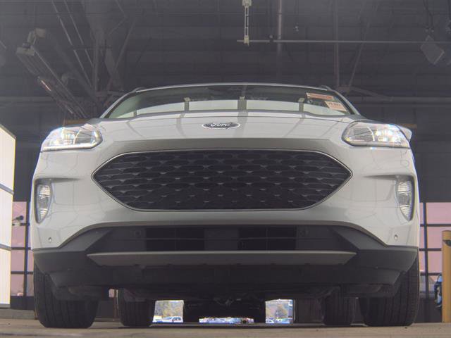 Certified 2022 Ford Escape Titanium w/ Class II Trailer Tow Package image 2