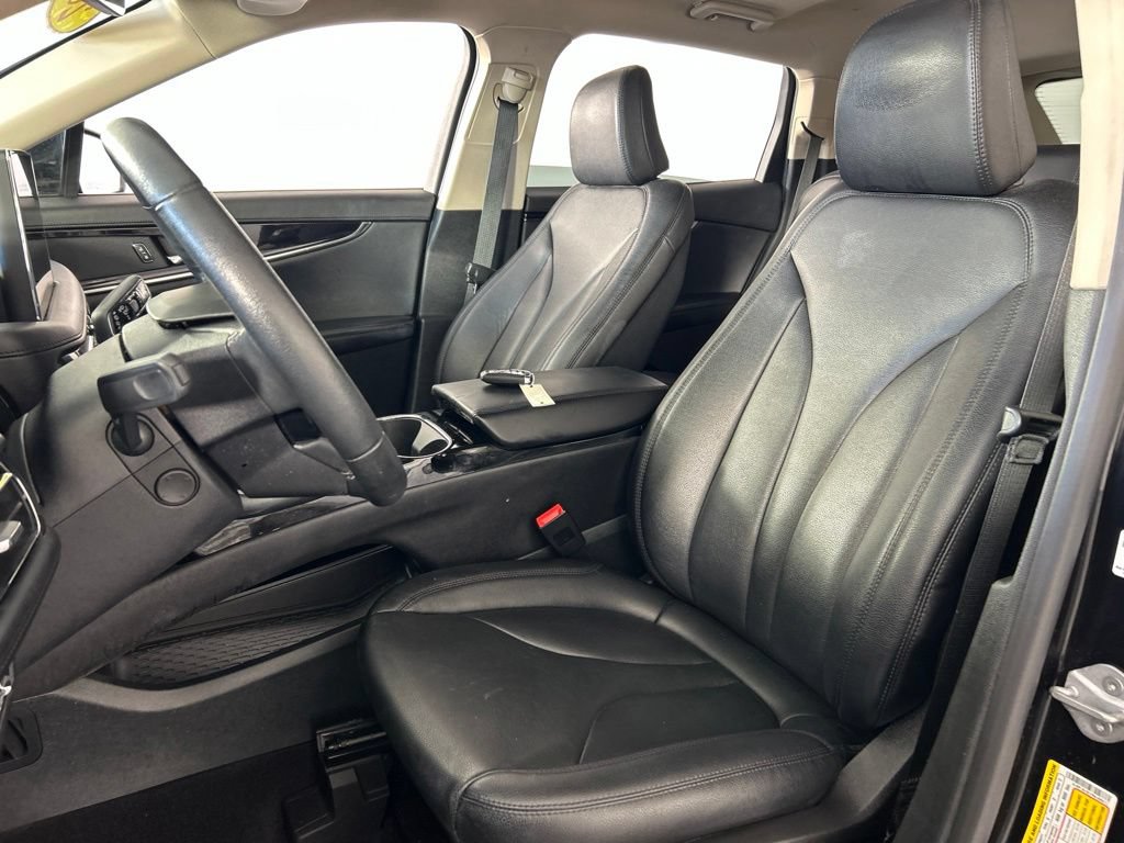 Used 2023 Lincoln Nautilus AWD w/ Premium Package image 16