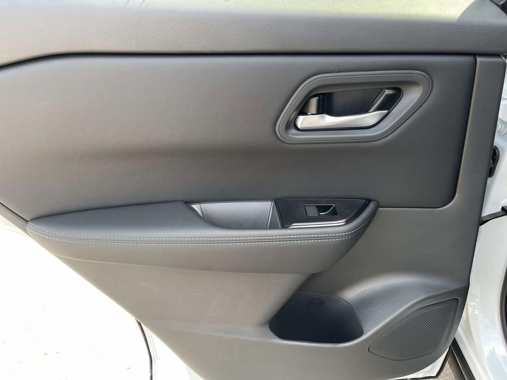 New 2026 Nissan Rogue SV FWD image 20