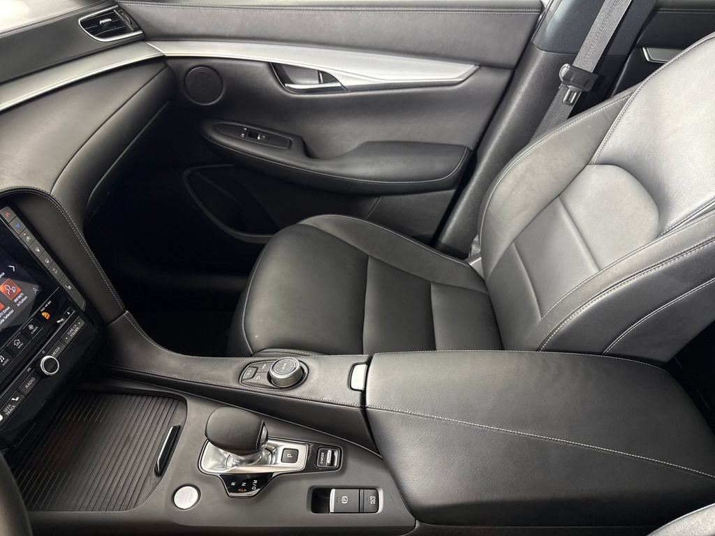 Used 2021 INFINITI QX50 Luxe FWD image 19