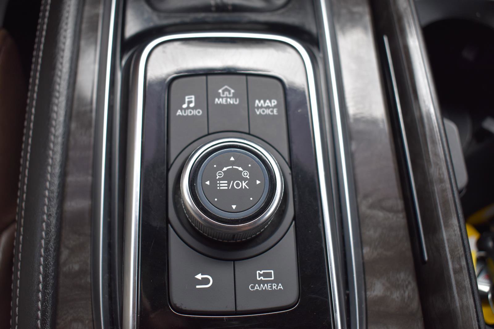 Used 2023 Nissan Armada Platinum w/ Captain's Chairs Package RWD image 50