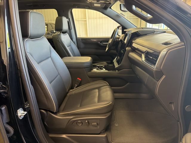 Used 2025 GMC Yukon XL Elevation AWD/4WD image 28