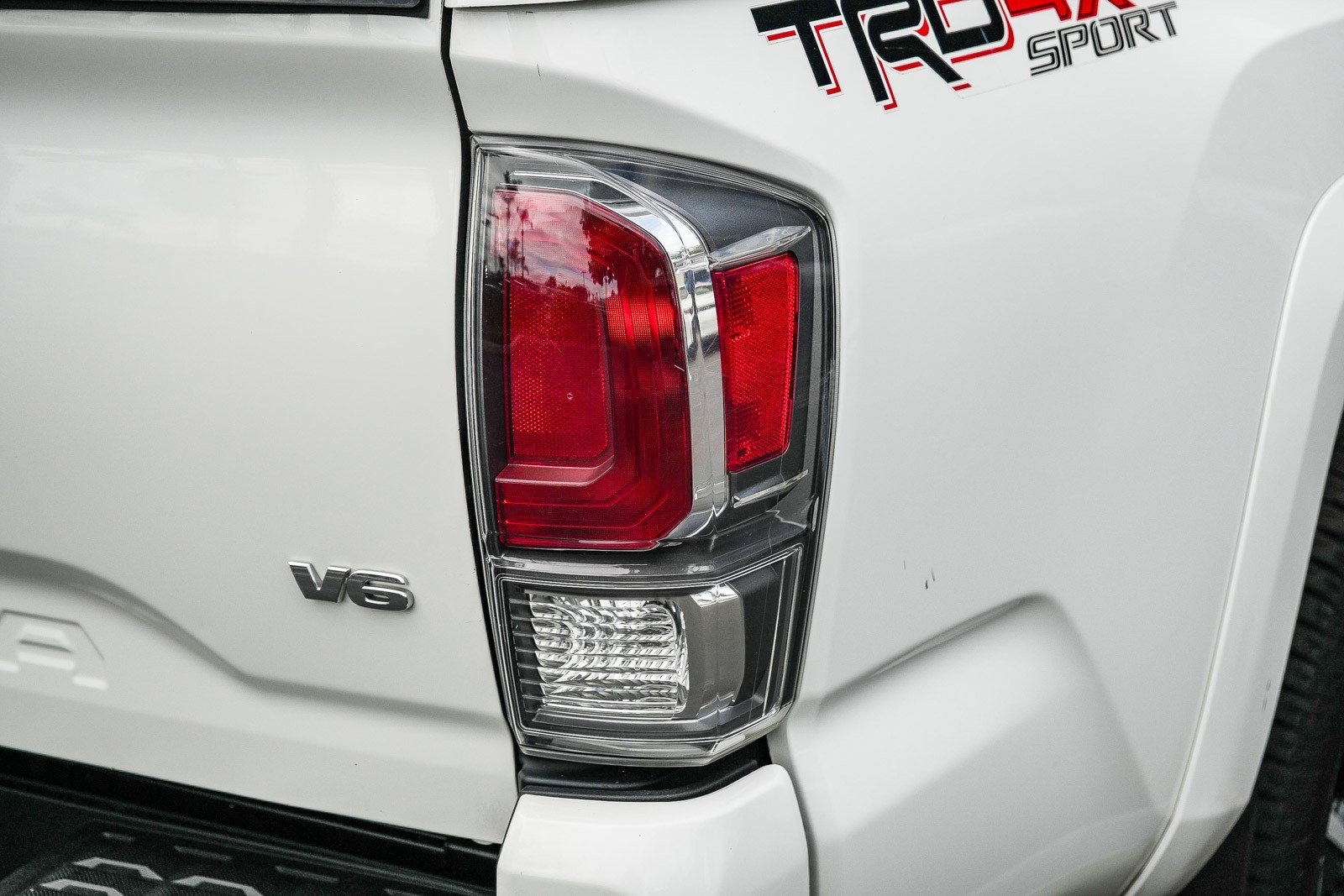 Used 2021 Toyota Tacoma TRD Sport w/ Technology Package AWD/4WD image 7