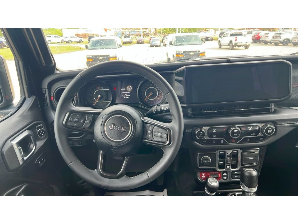 Used 2025 Jeep Wrangler Unlimited Rubicon AWD/4WD image 11
