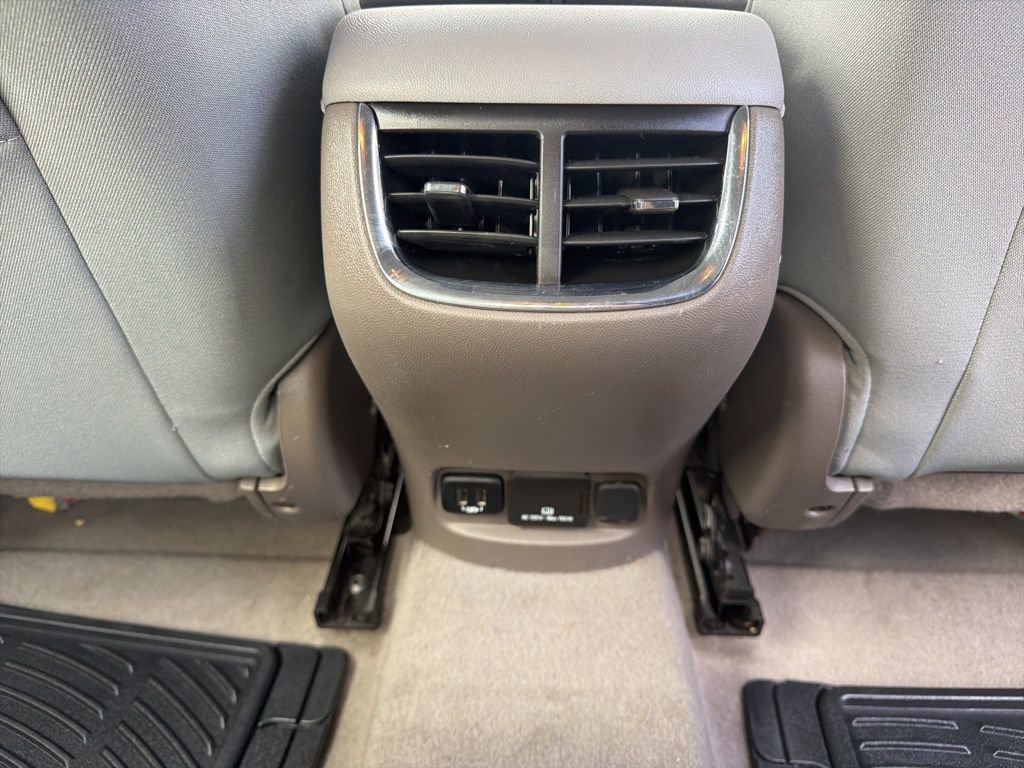 Used 2017 Chevrolet Malibu LT image 40