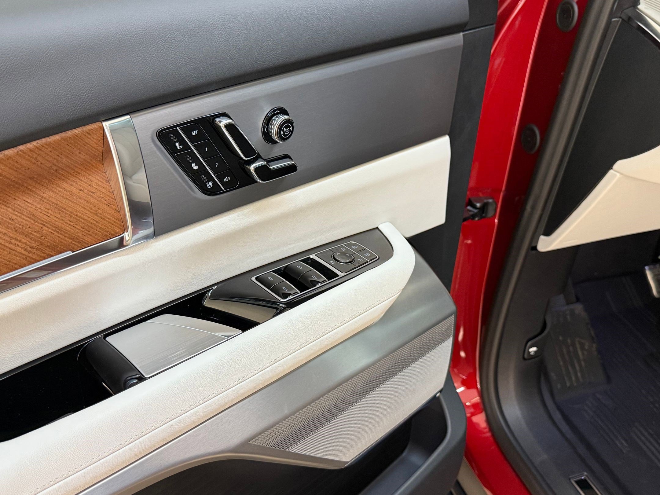New 2026 Cadillac Vistiq Sport image 25