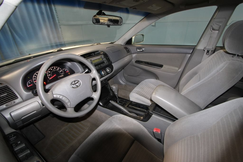 Used 2006 Toyota Camry FWD image 2
