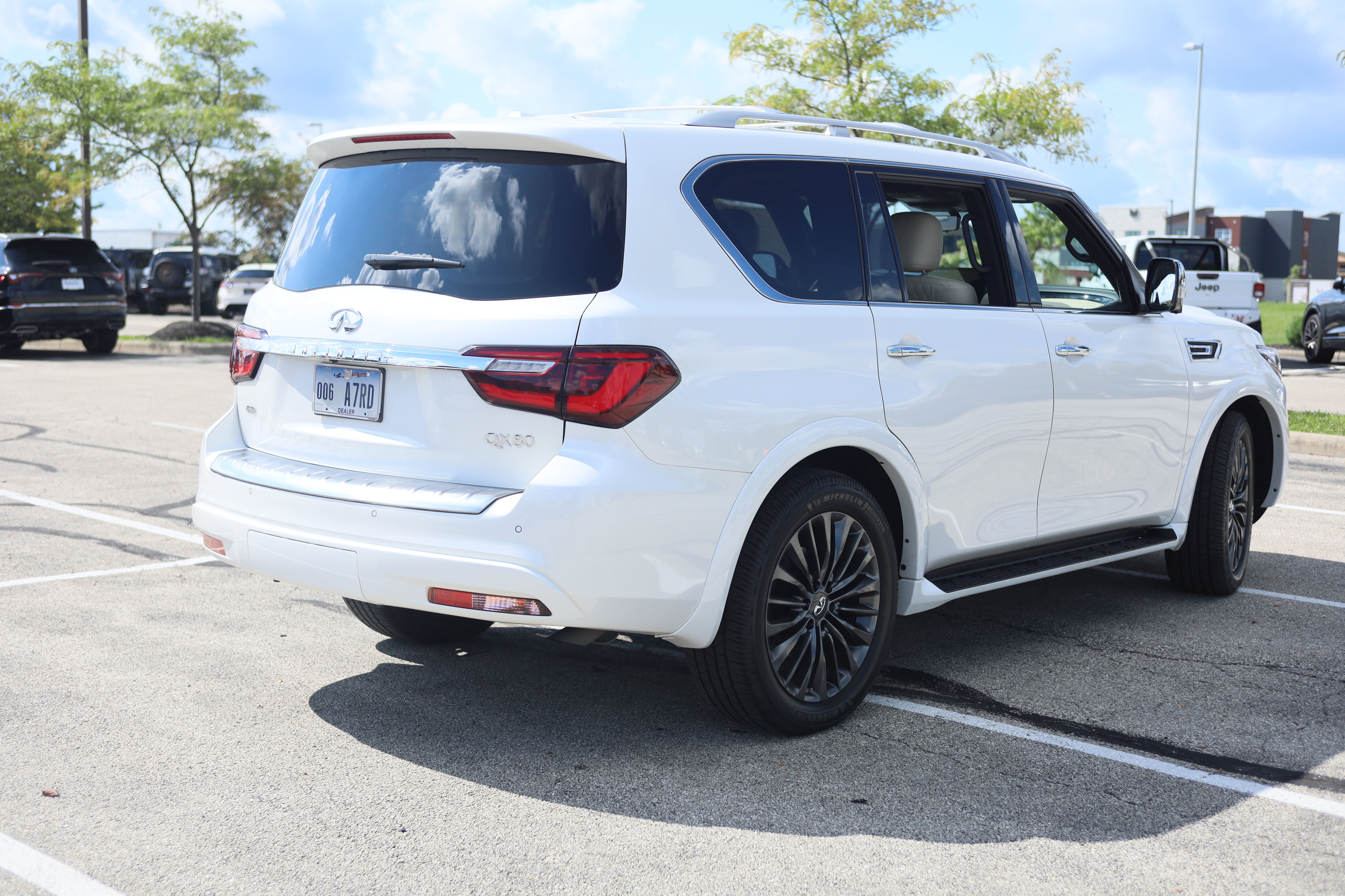 Used 2024 INFINITI QX80 Sensory w/ Cargo Package AWD/4WD image 6