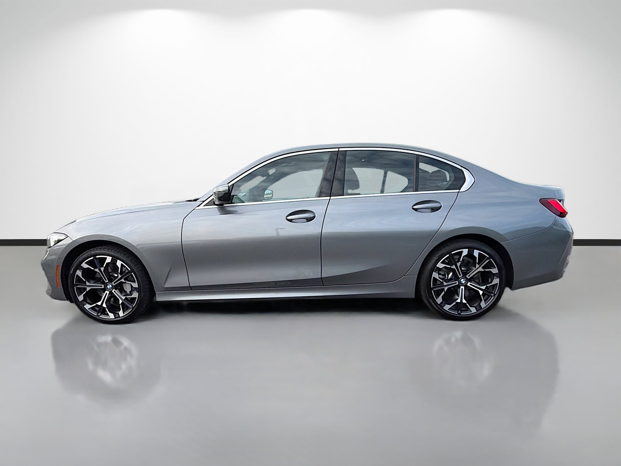 Used 2025 BMW 330i Sedan image 6