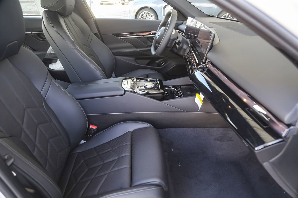 New 2026 BMW i5 eDrive40 RWD image 13